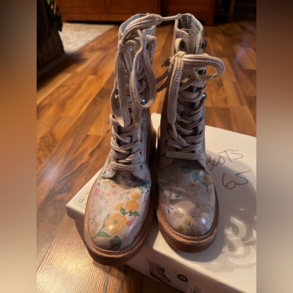 Free People Santa Fe Floral 🌸Lace Up Boots(size 37) - Picture 5 of 15